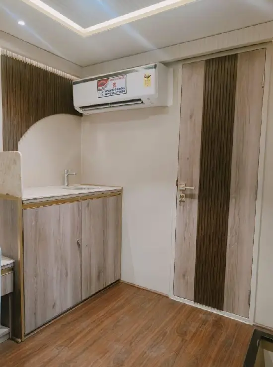 Kalra Vanity Van Shoot vanity van on rent in jaipur