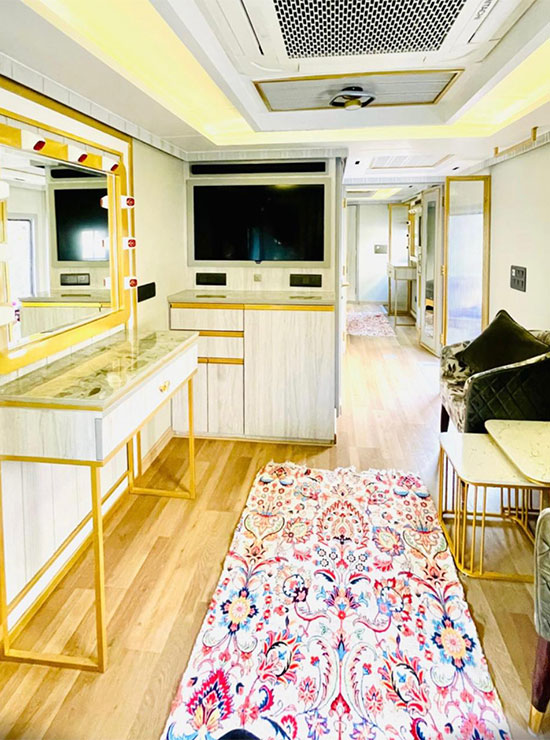 Kalra Vanity Van Shoot Luxury Vanity Van Jaipur